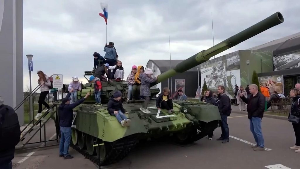 Пропаганда, дезінформація, бот-мережі, маніпуляції та штучний інтелект стали інструментами боротьби за те, як мільйони людей сприймають реальність.